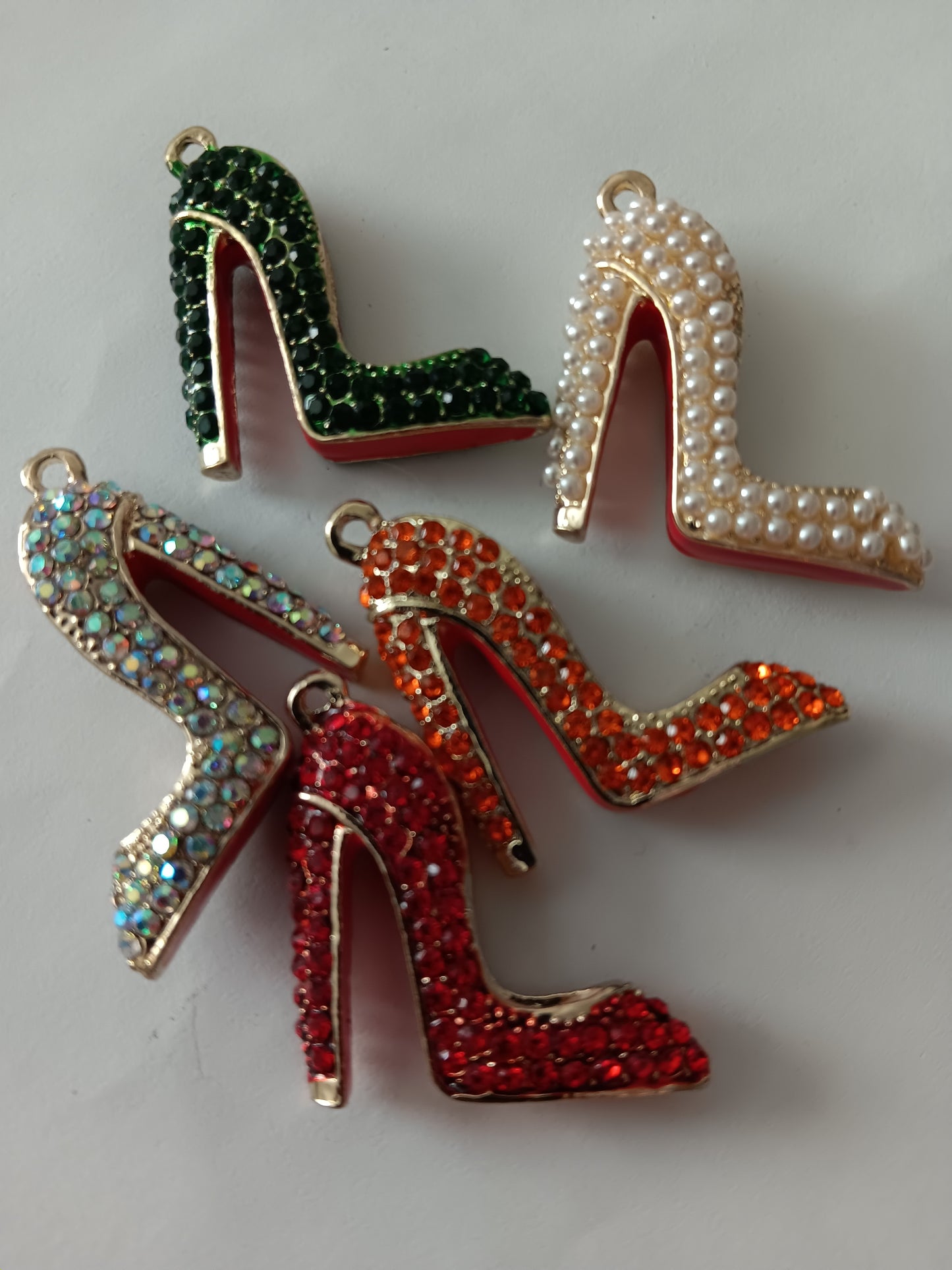 Breloques Crystal Couture Charms™ à talon aiguille à fond rouge, inaltérables, ne se décolorent pas