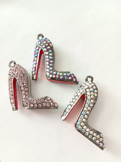 Breloques Crystal Couture Charms™ à talon aiguille à fond rouge, inaltérables, ne se décolorent pas