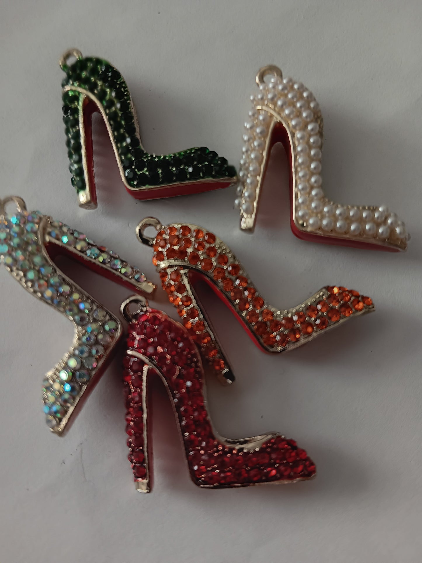 Breloques Crystal Couture Charms™ à talon aiguille à fond rouge, inaltérables, ne se décolorent pas